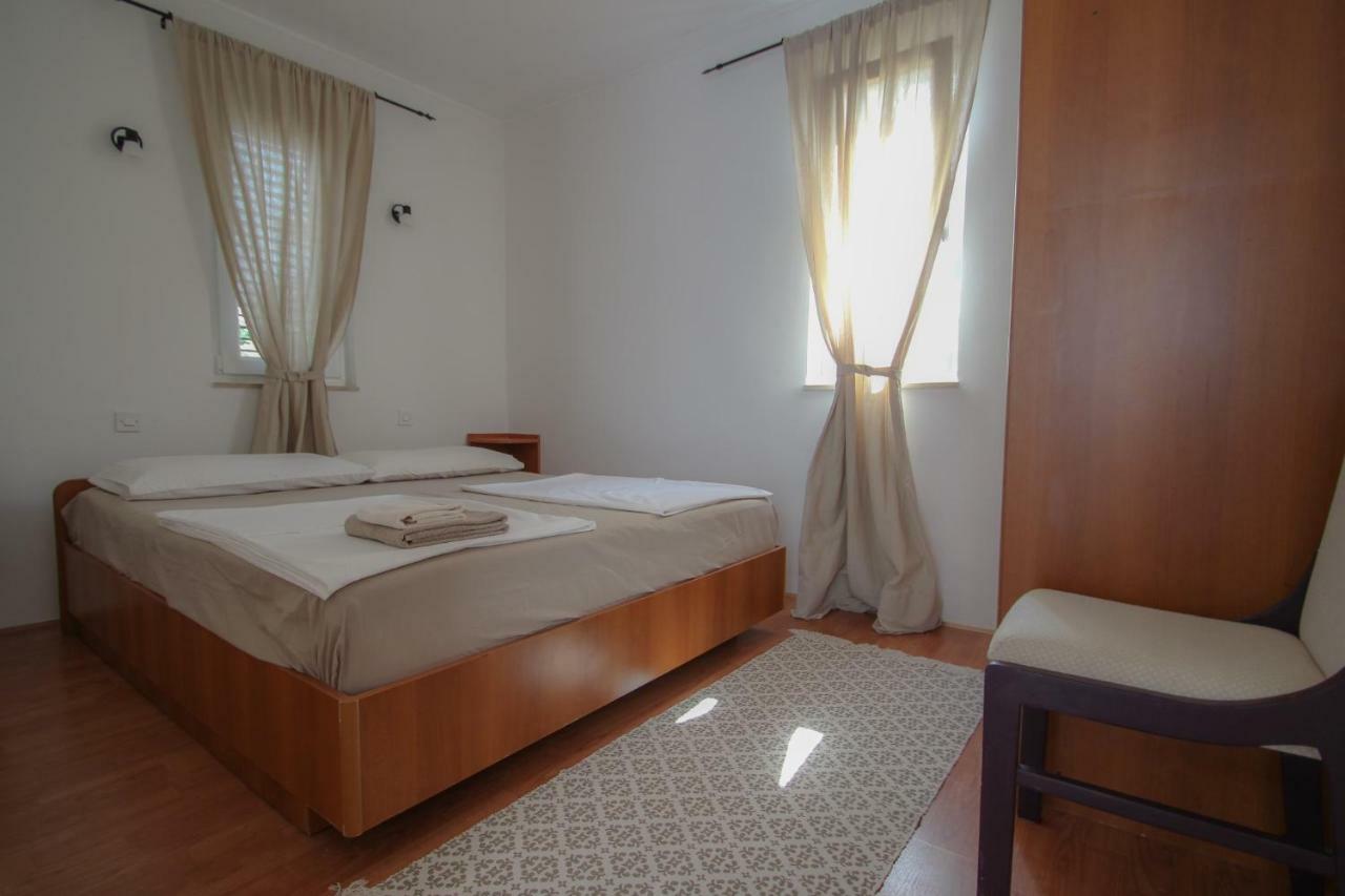 Karpinjan * Novigrad (Istria)